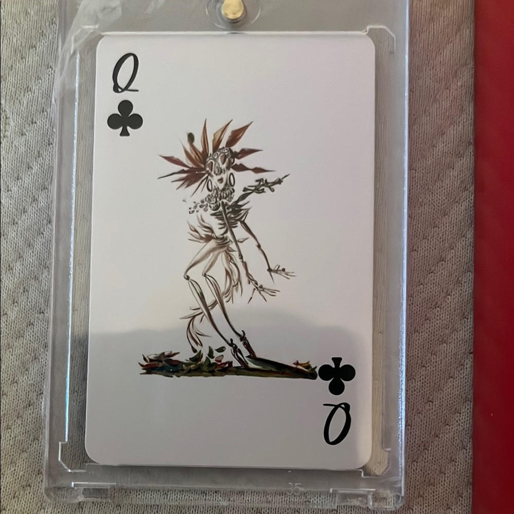 NWTIB Christian Louboutin Gold Red Lip Color and Queen Playing Card in Hard Case - Picture 3 of 16